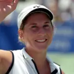 Tennis legend Monica Seles acknowledges the crowd at 2001 Acura Classic