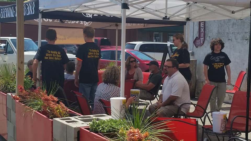 13880404_10210609387617382_7043879488790429259_n (1)