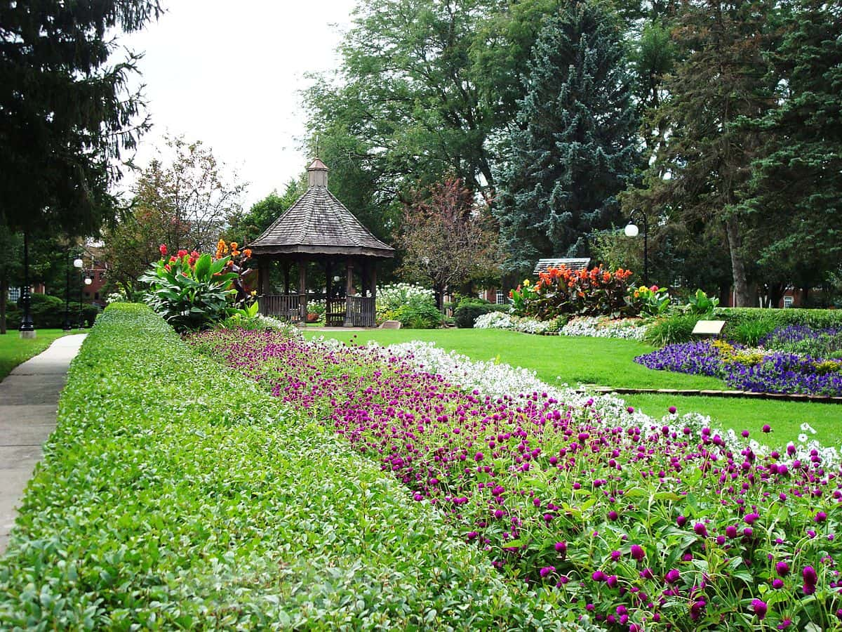 1200px-buxton_park_gazebo_indianola_iowa