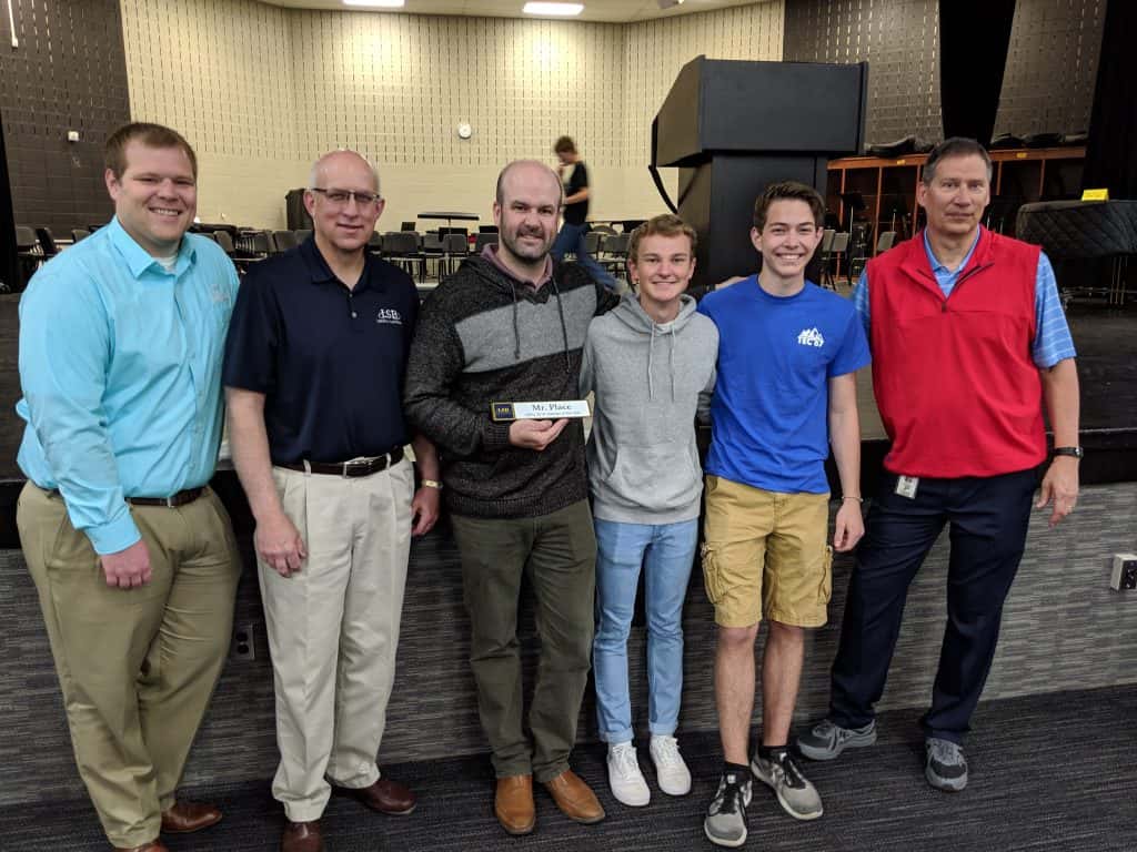 Pella's Place Wins Leighton State Bank Teacher of the Year KNIA KRLS