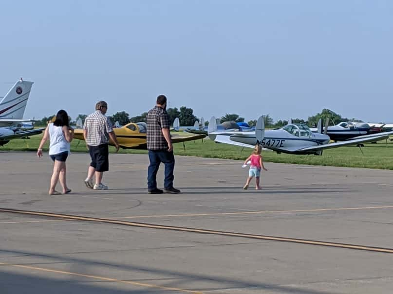 fly-in-family