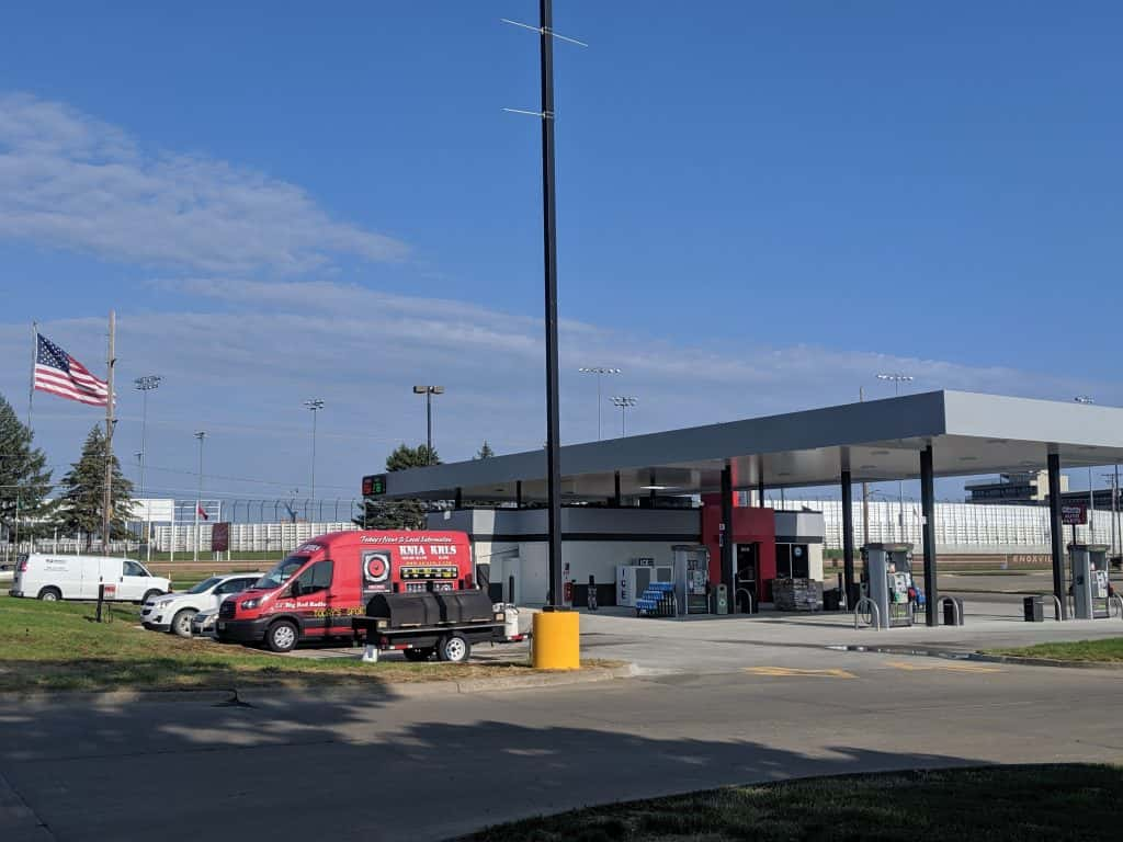 Knoxville Hy-Vee Fast and Fresh Express Gas Station Now Open | KNIA ...