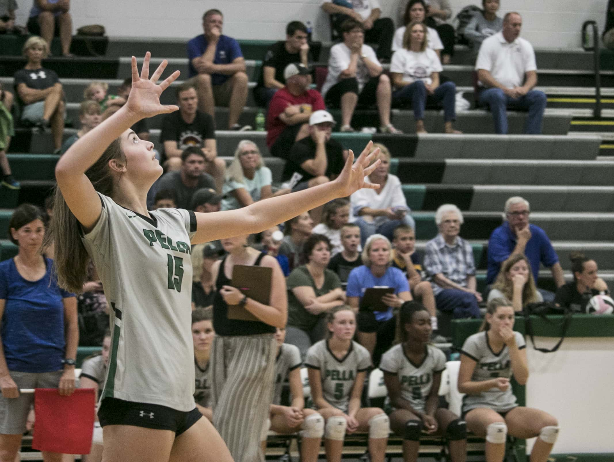 pella-volleyball-vs-oskaloosa-2019_04