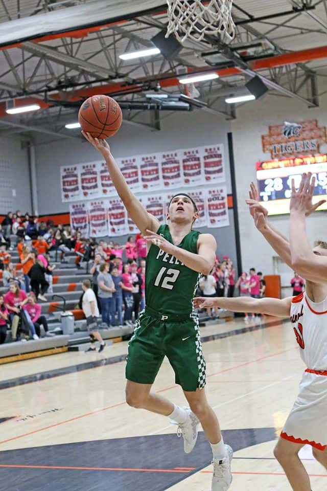 Shetterly Joins All Time Pella Greats with Scoring Milestone KNIA