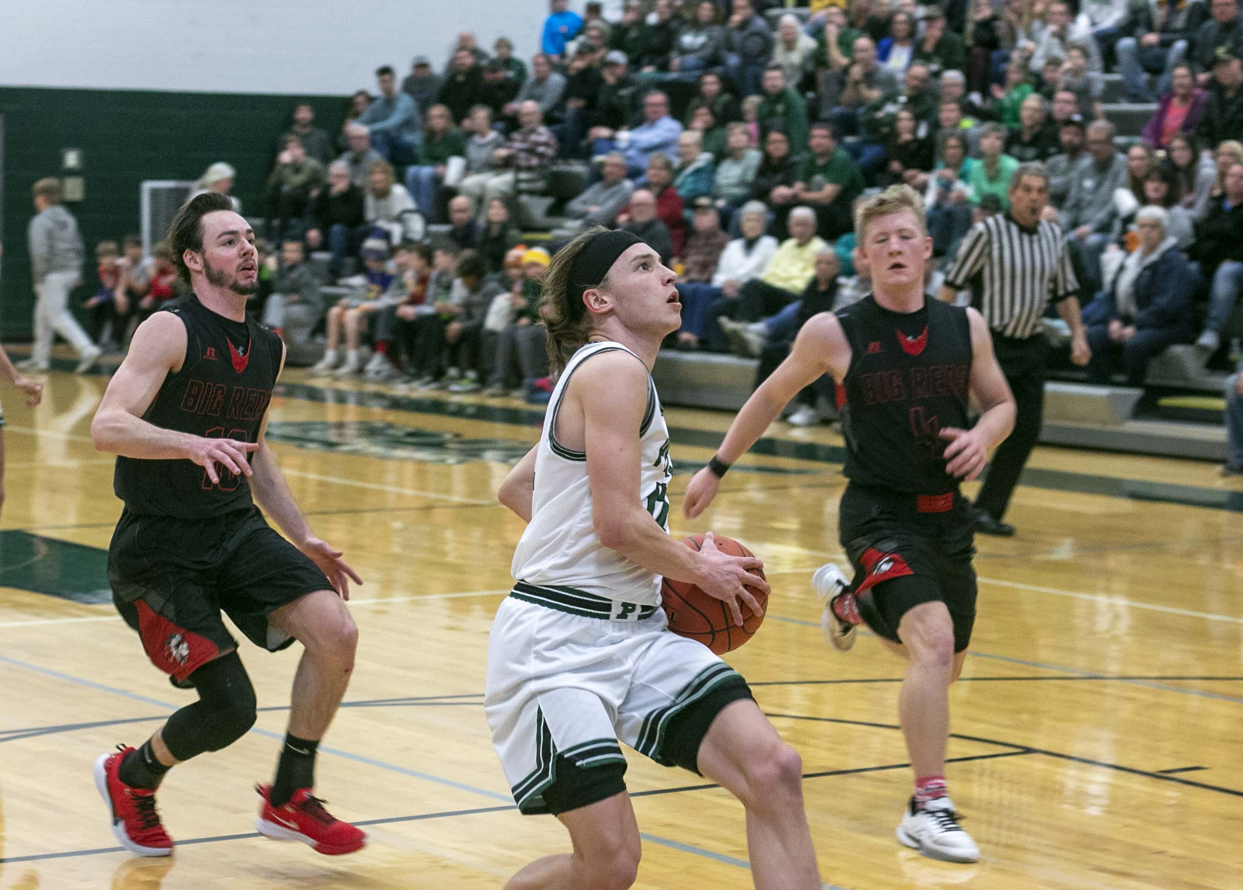 pella-basketball-postseason_8