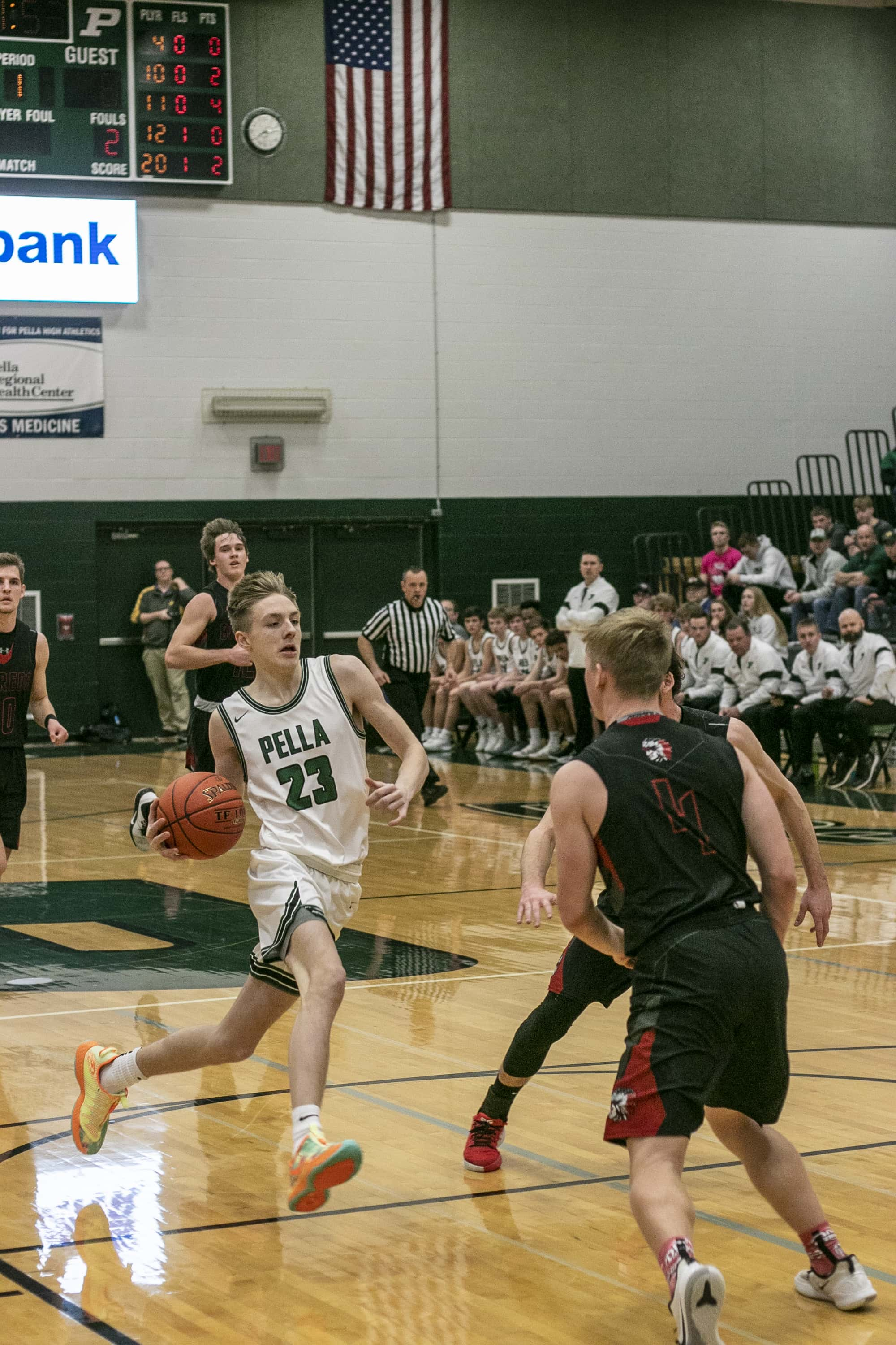 pella-basketball-postseason_9