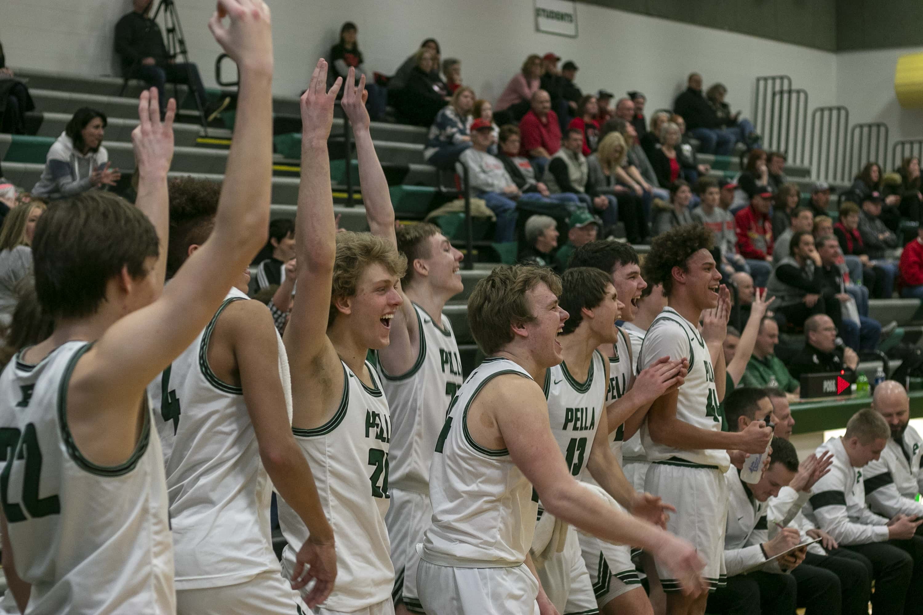 pella-basketball-postseason_2