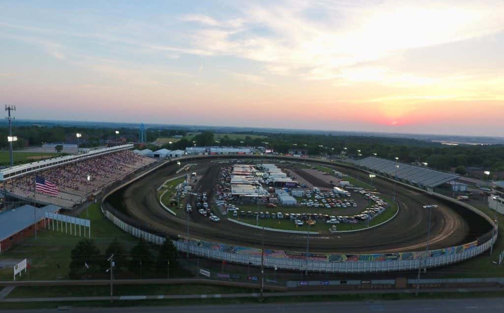 Racing Tonight At The Knoxville Raceway - Vimarsana News