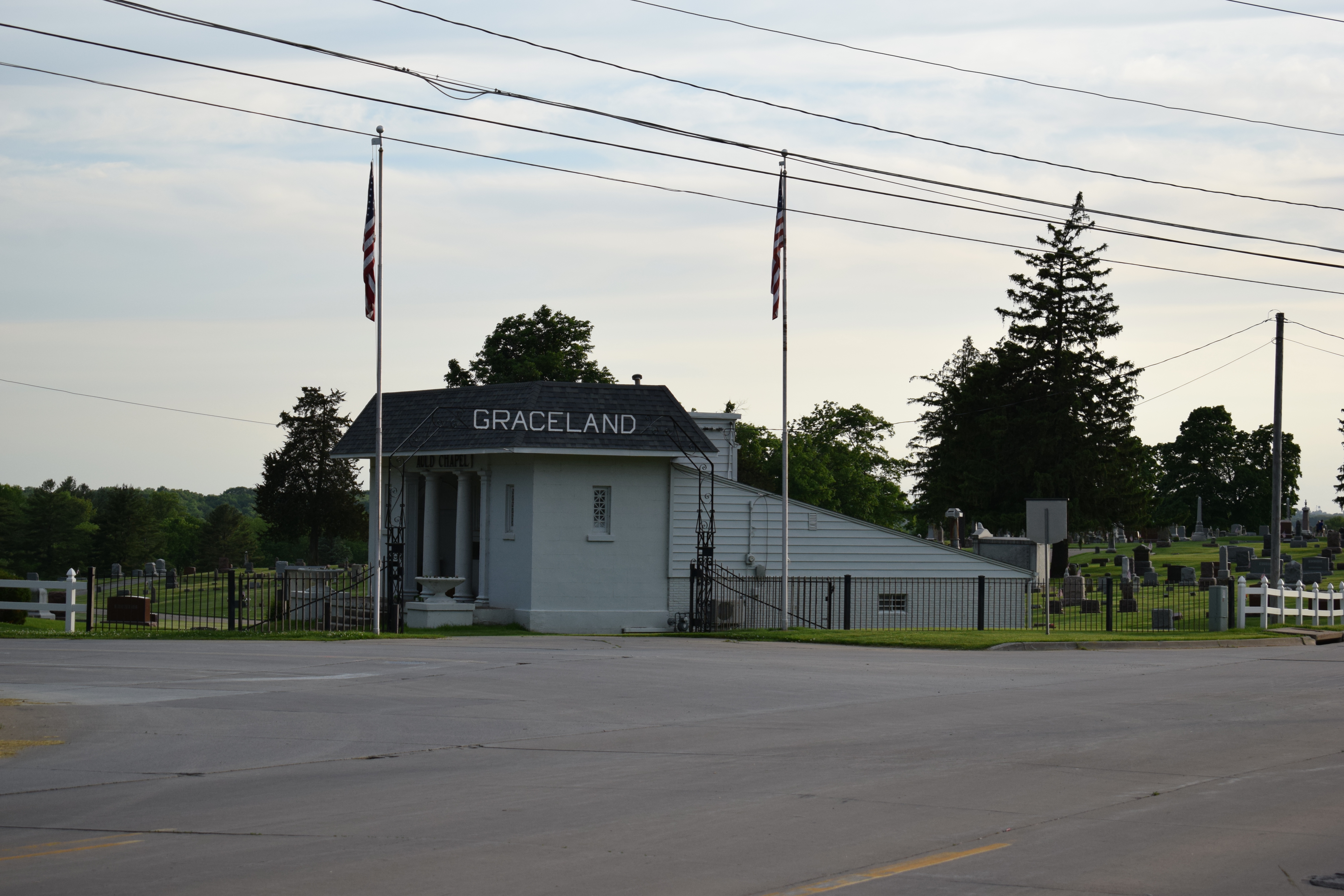 graceland-cemetary