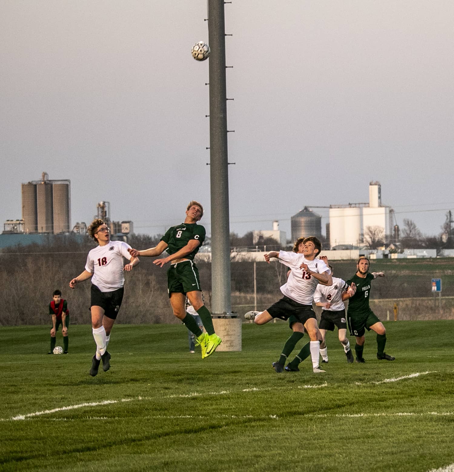 pella-boys-soccer-vs-fairfield_16