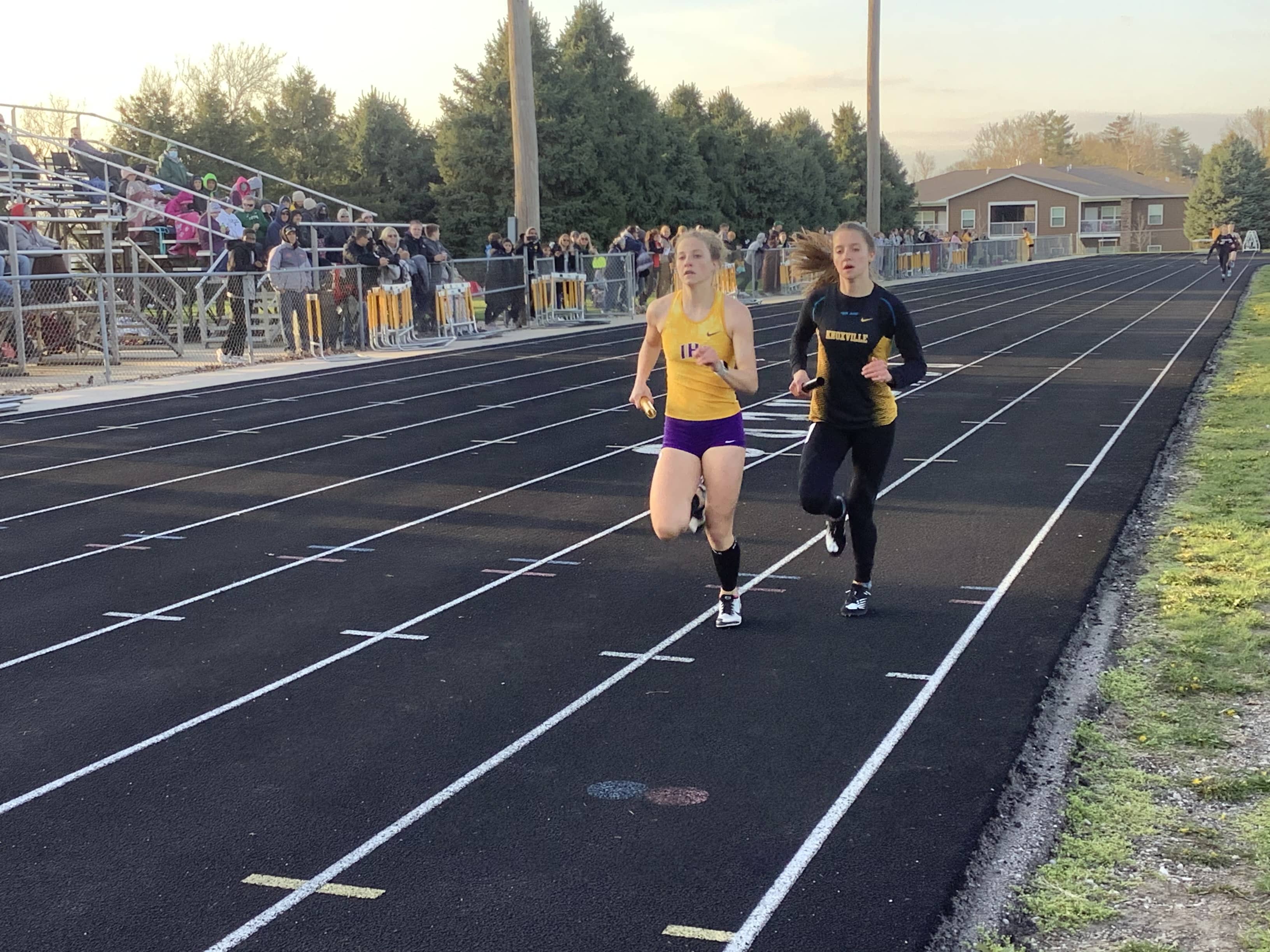 panther-relays-khs-indianola-runners