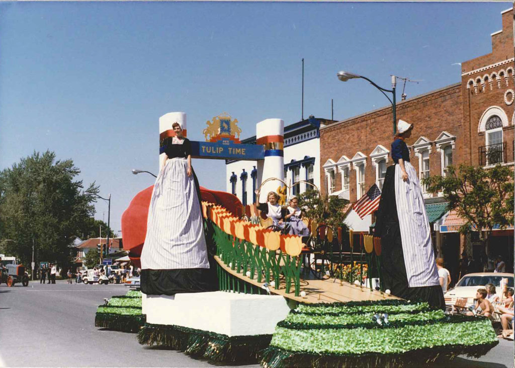 Let's Talk Pella – Tulip Time Floats | KNIA KRLS Radio - Vimarsana News