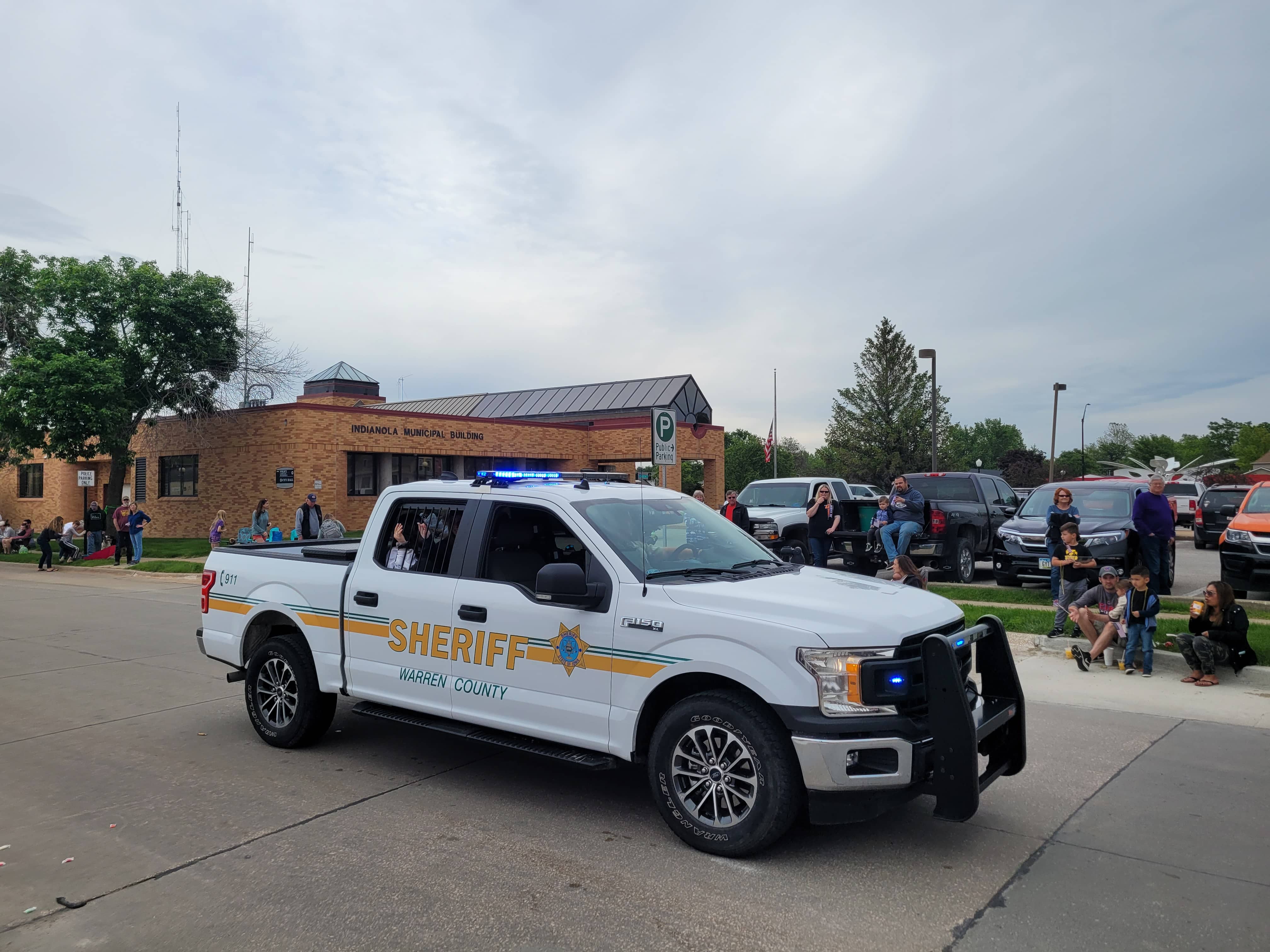 Indianola Packs Streets for Memorial Day Parade KNIA KRLS Radio The