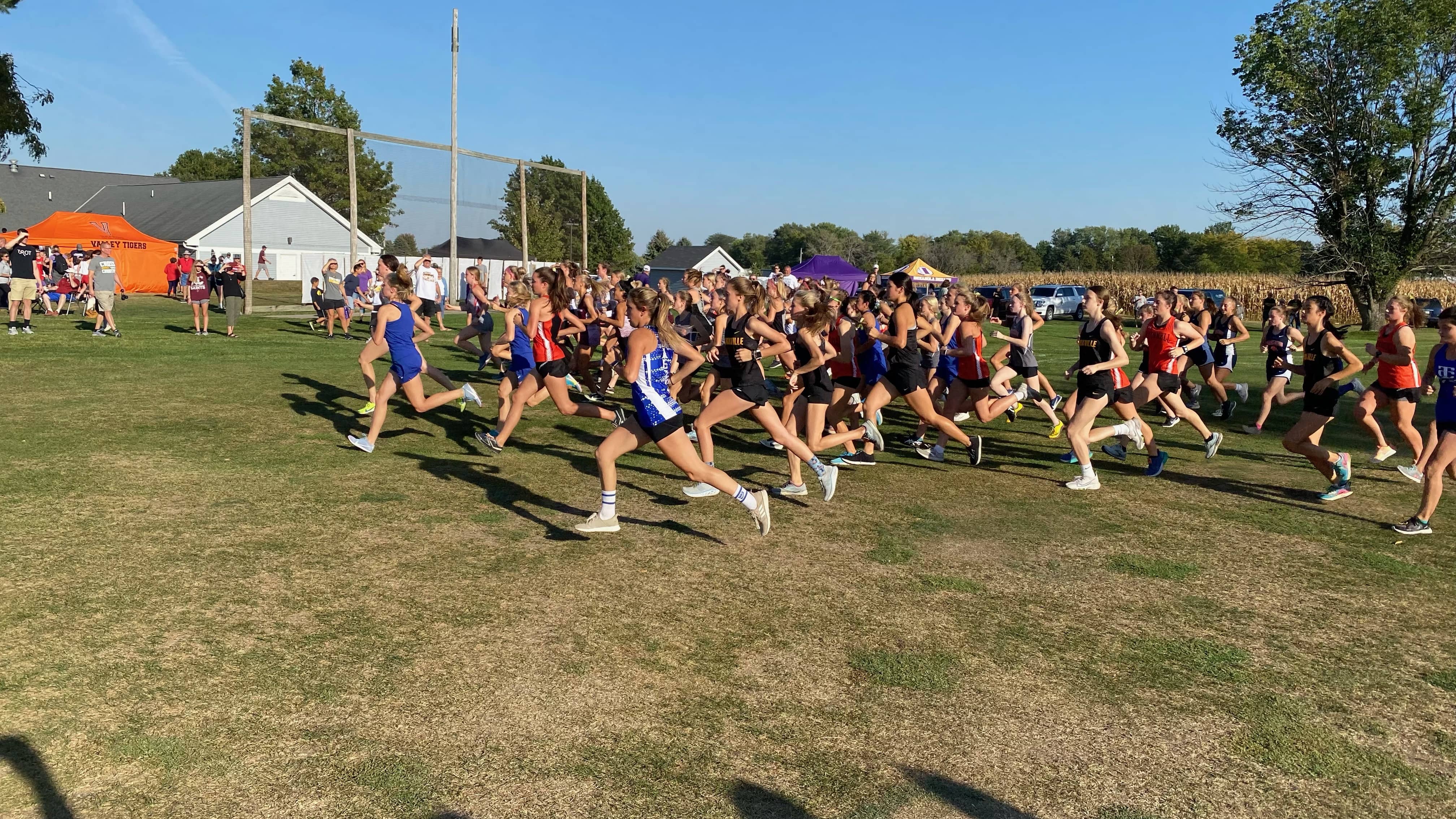 panther-invitational-girls-start