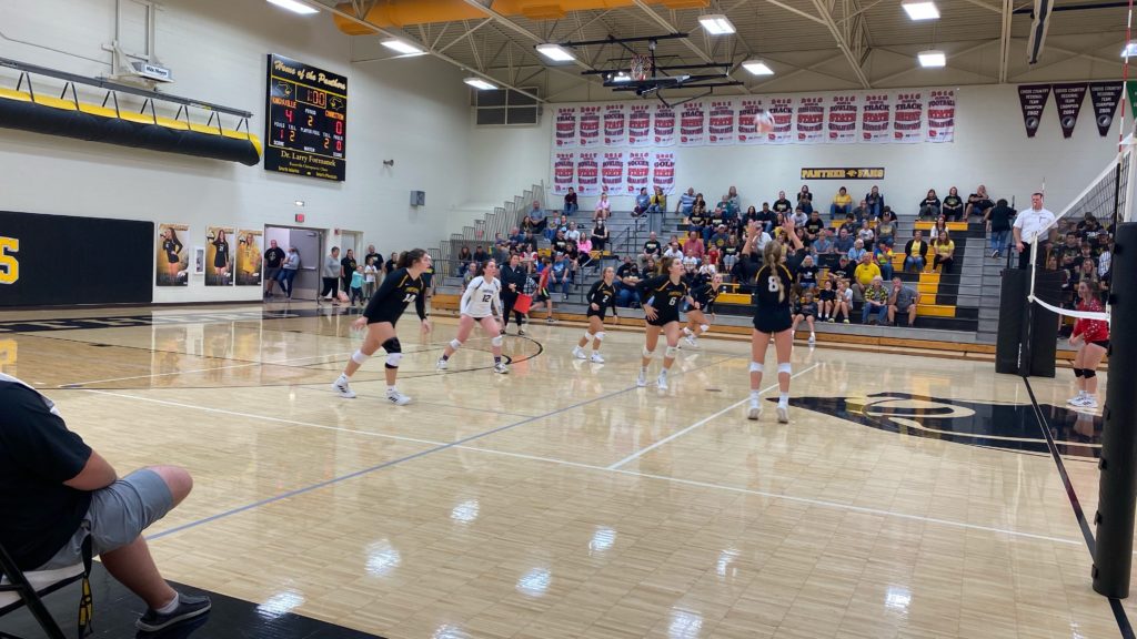 Knoxville Falls In 5 To #15 Winterset - Vimarsana News