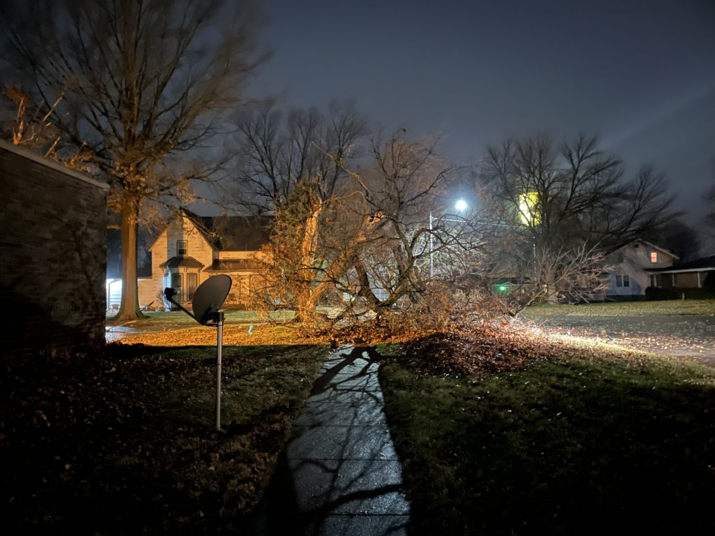 Historic Storms Sweep Through Iowa Wednesday - Vimarsana News