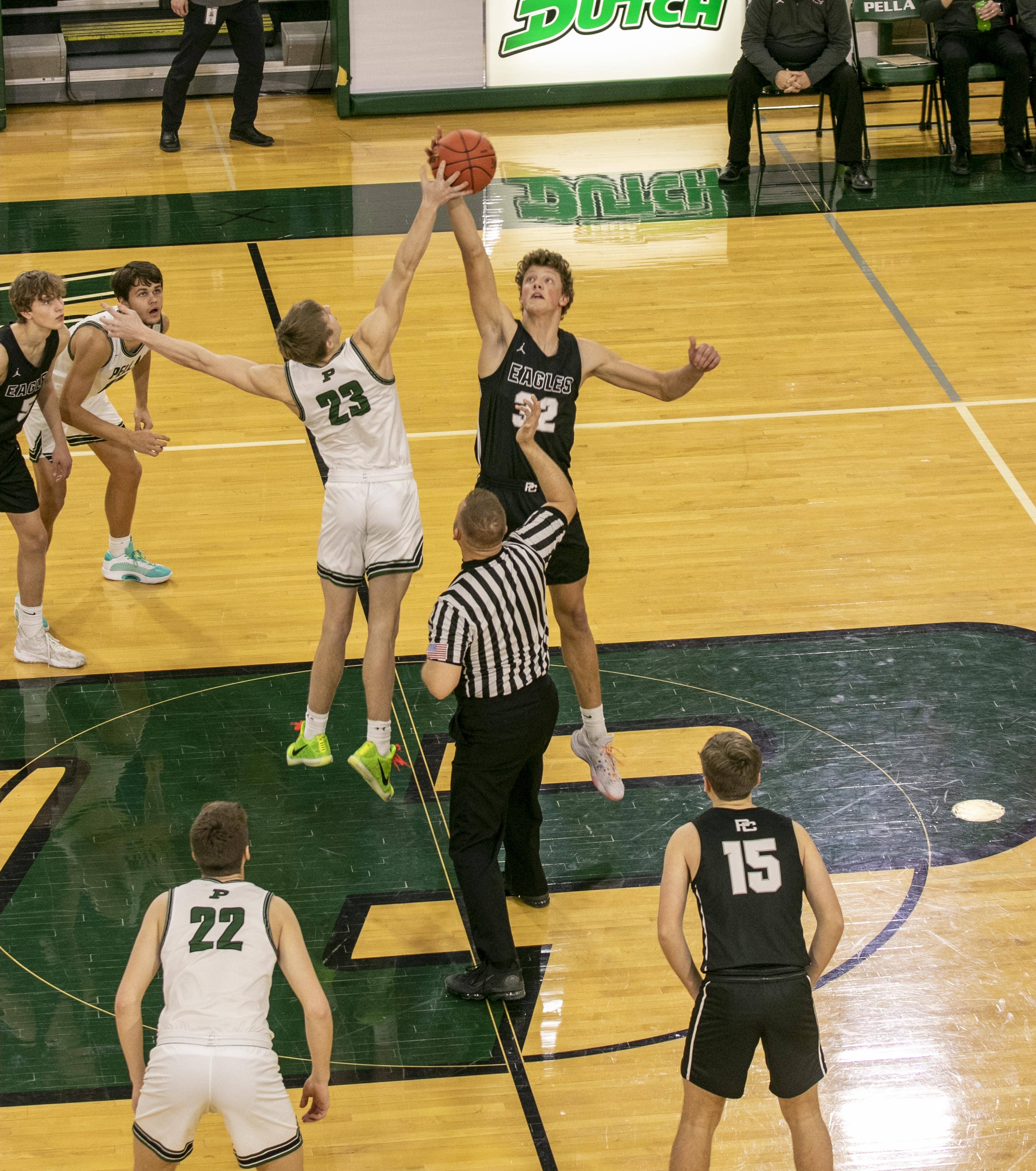 Pella Sweeps PC Basketball Teams | KNIA KRLS Radio - The One To Count On