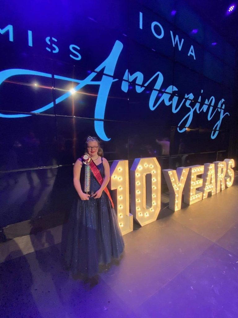 Pella's Wiskus Selected as Iowa's Miss Amazing Teen | KNIA KRLS Radio - Vimarsana News