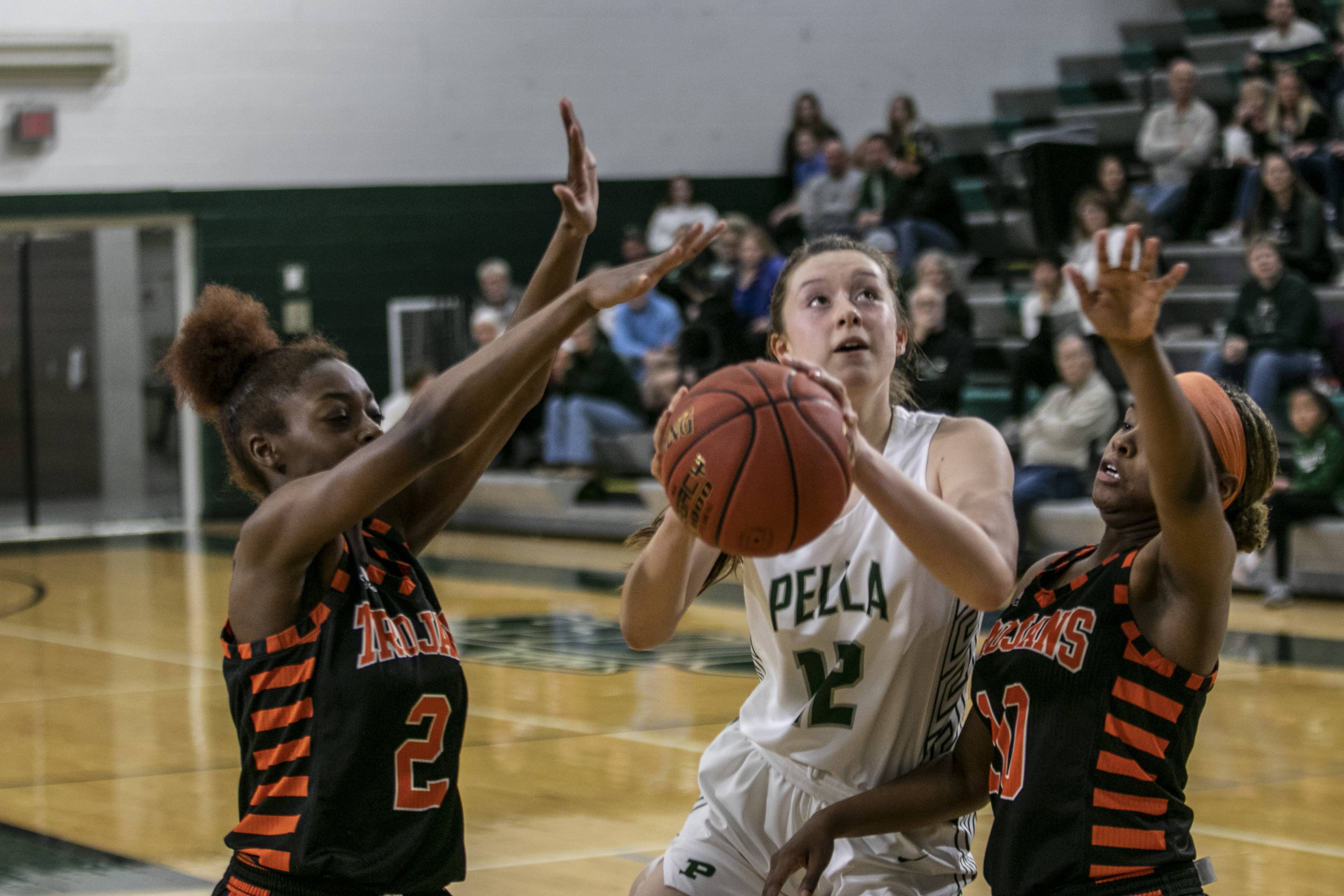 pella-girls-basketball-2022_02