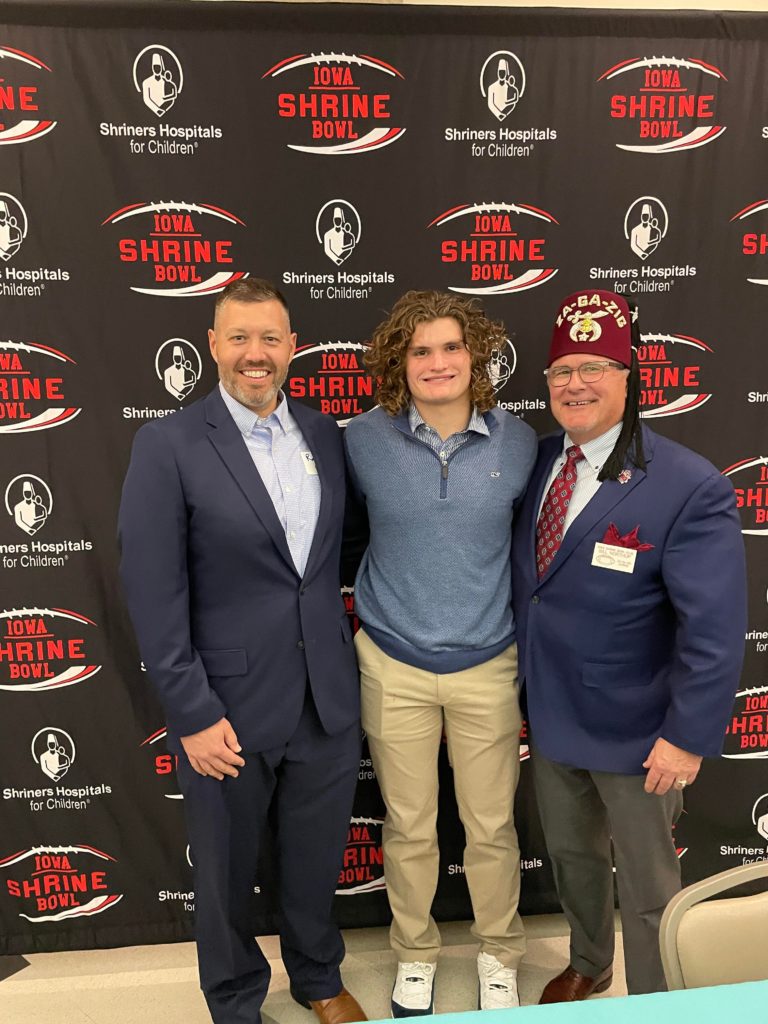Pella's Rowe to Play in Shrine Bowl Saturday | KNIA KRLS Radio - Vimarsana News