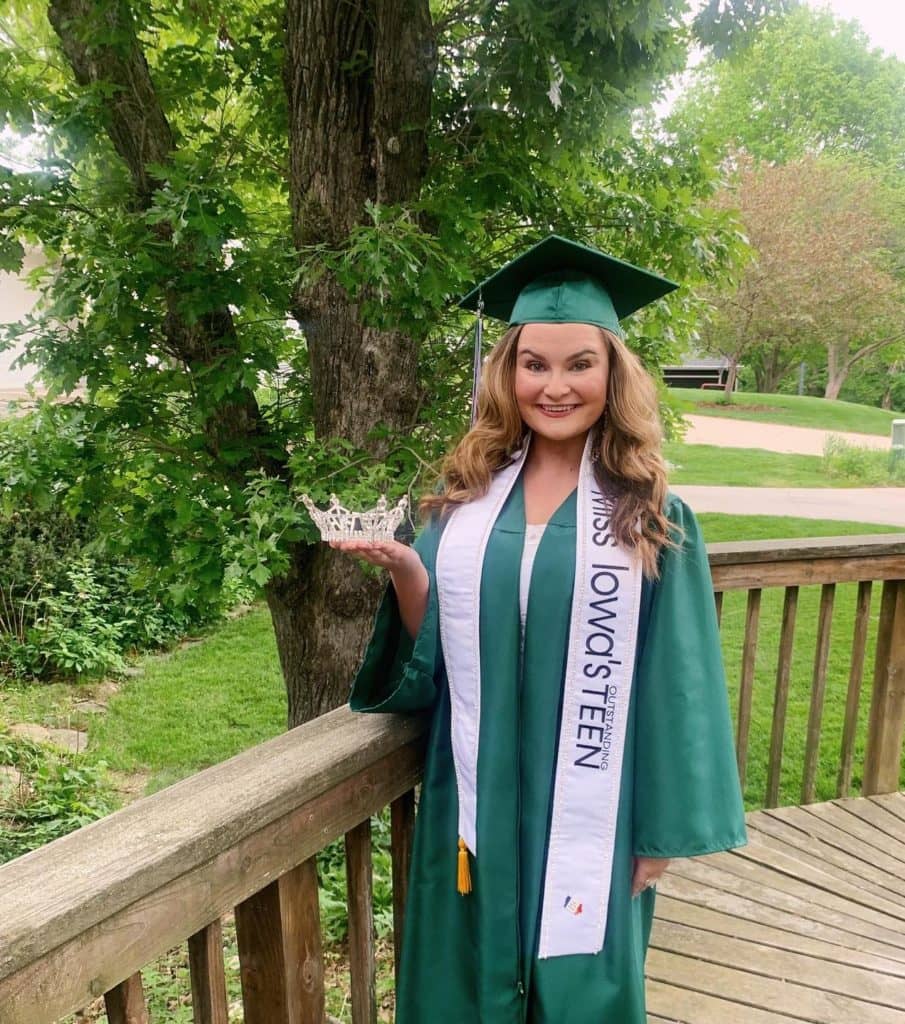 Leach Ends Reign as Miss Iowa's Outstanding Teen | KNIA KRLS Radio - Vimarsana News