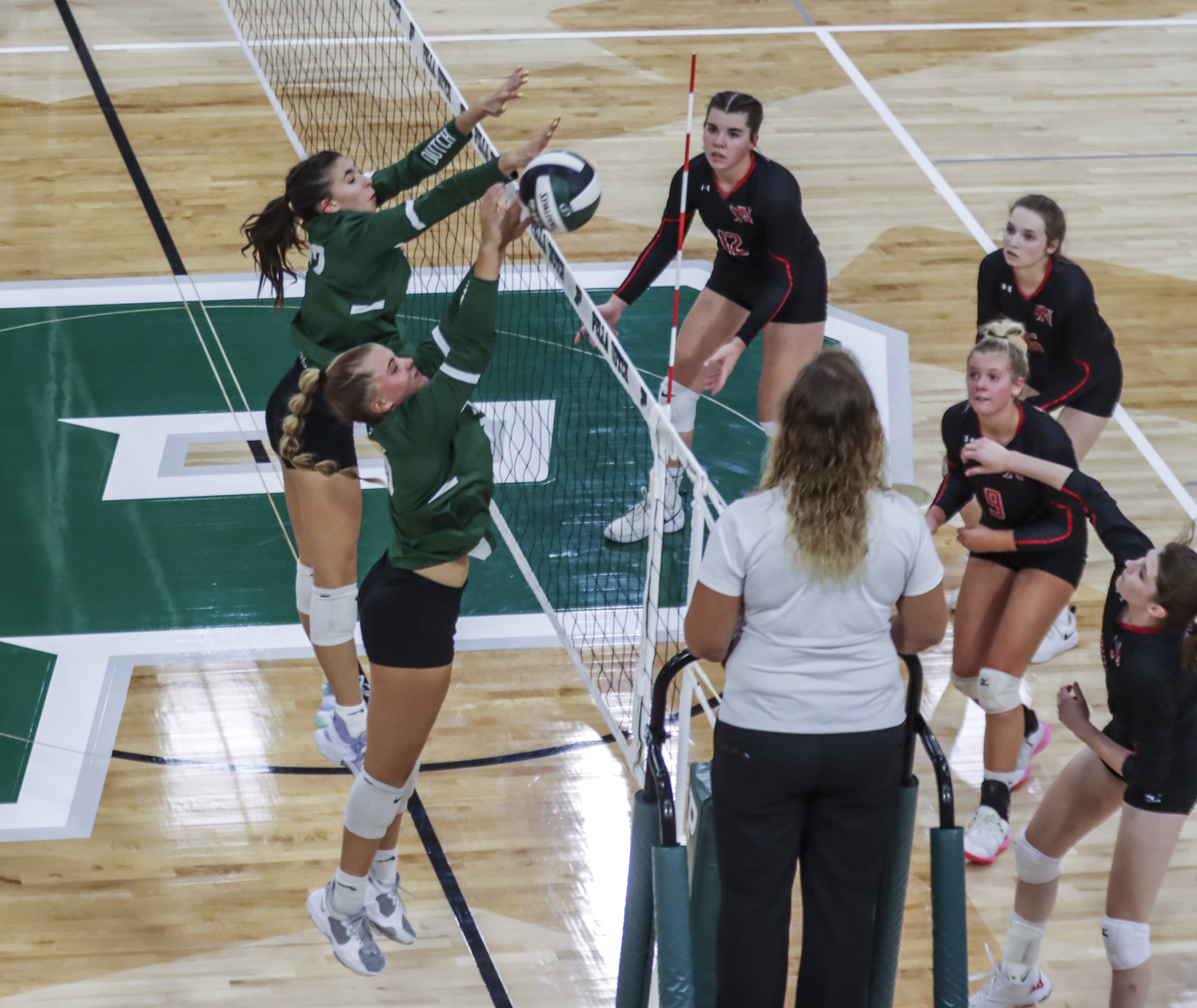 pella-volleyball_13