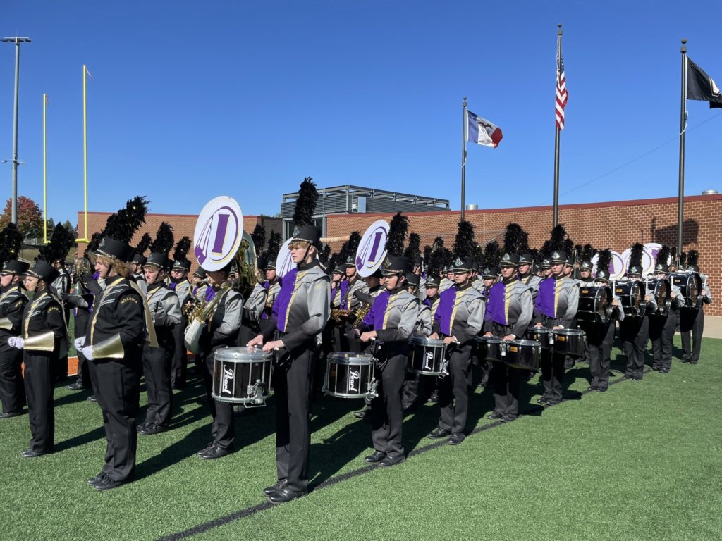Indianola and Knoxville Marching Bands Compete at Valleyfest - Vimarsana News