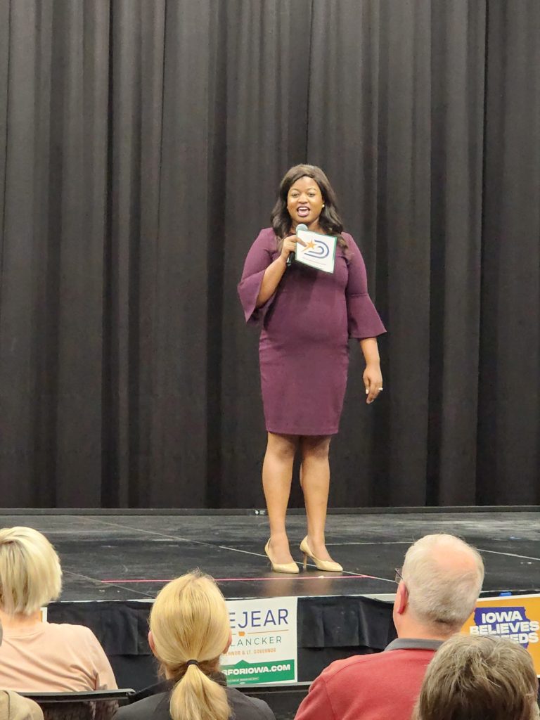 Democratic Party Candidates Campaign at Simpson College - Vimarsana News