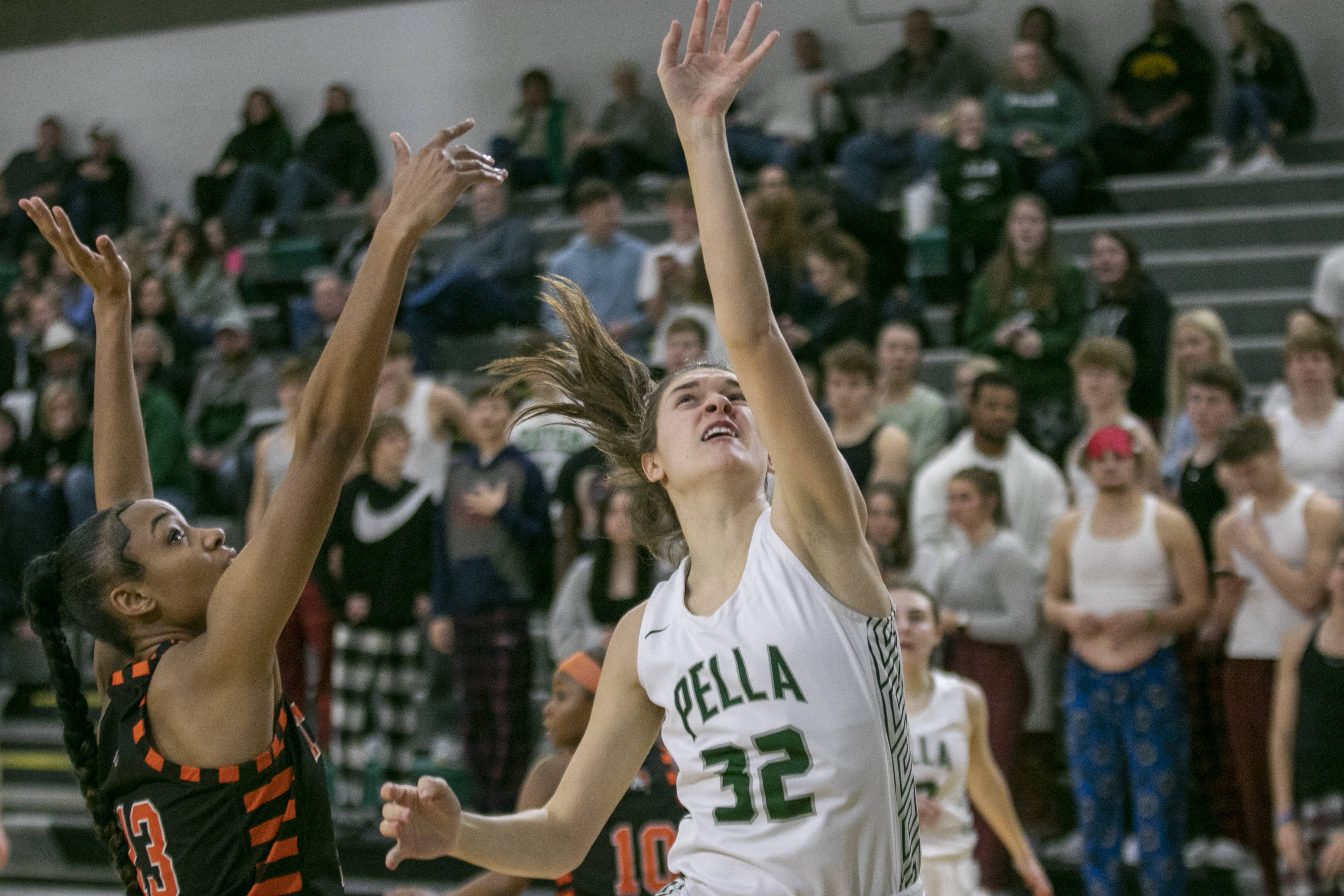pella-girls-basketball-2022_01-3