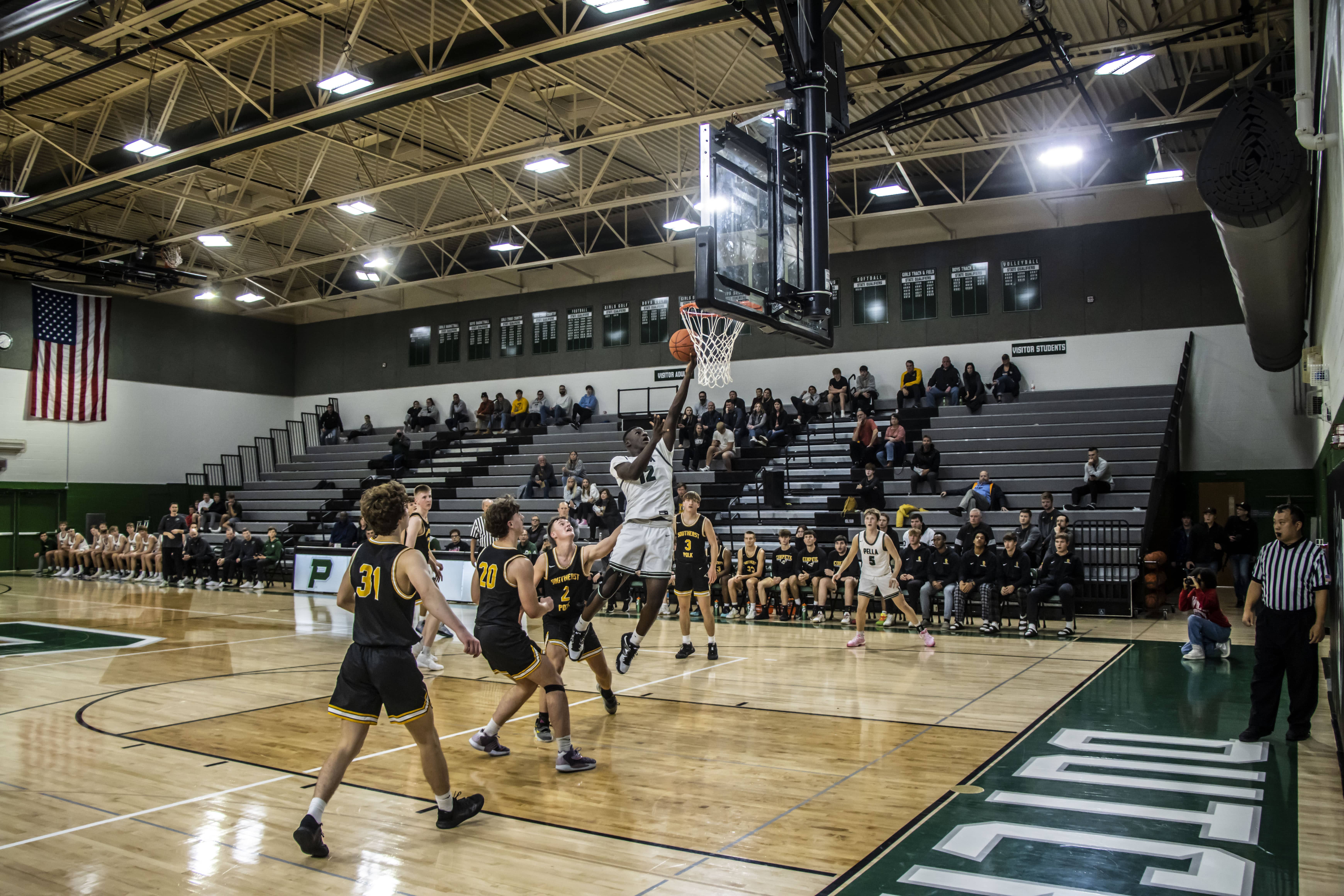 pella-boys-basketball-2022-23_02