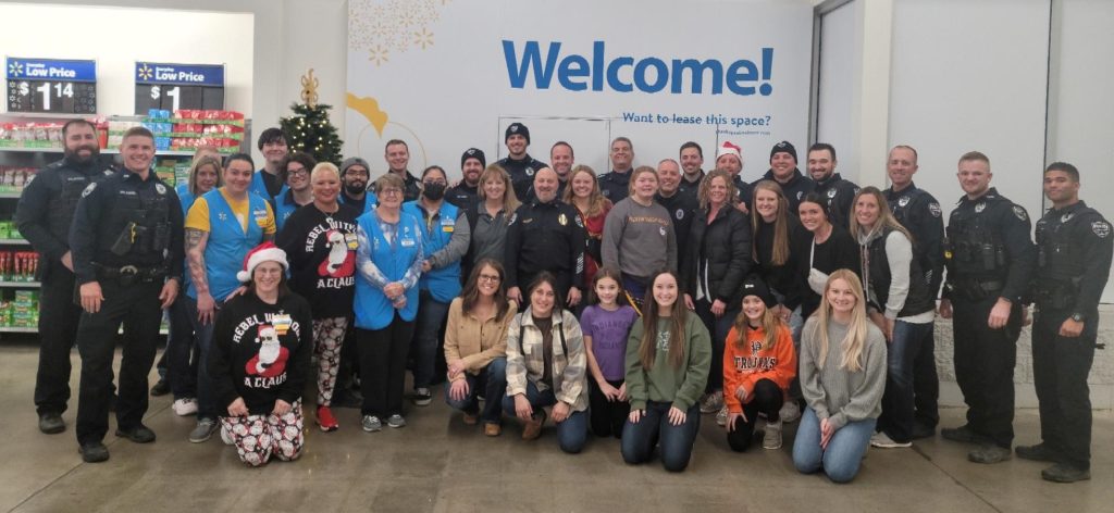 Indianola Police Department Holds "Elves in Blue" Shopping Spree | KNIA KRLS Radio - Vimarsana News