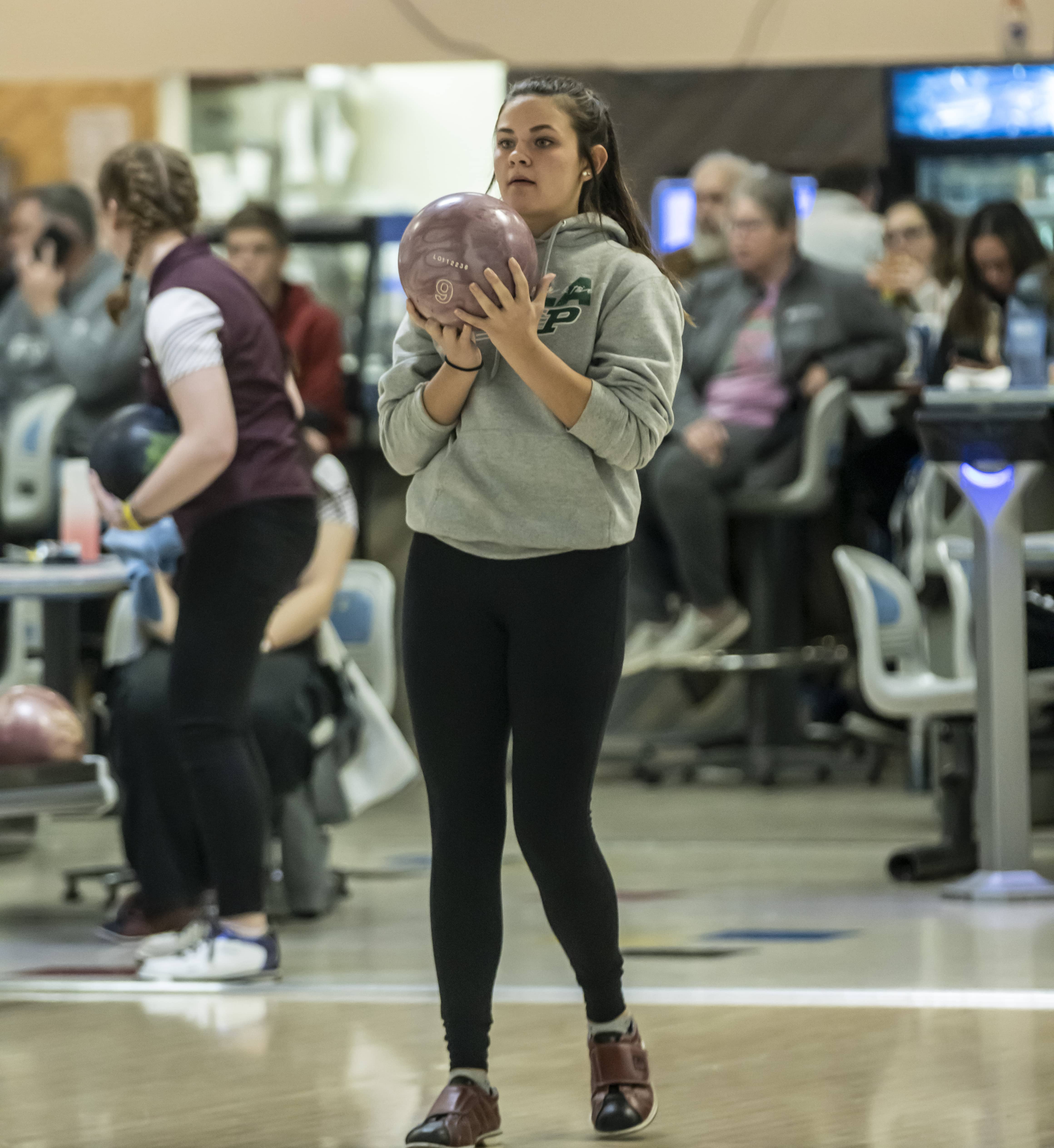 pella-vs-pella-christian-bowling-2022-23_13