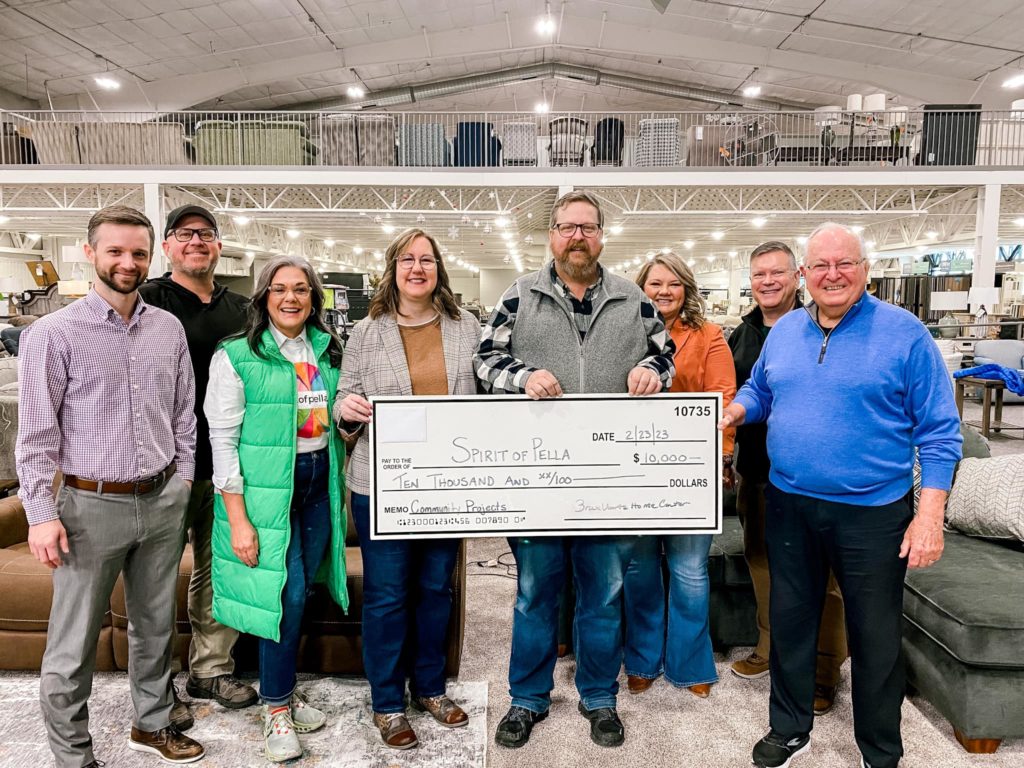 Bruxvoort's Donates to Spirit of Pella | KNIA KRLS Radio - Vimarsana News