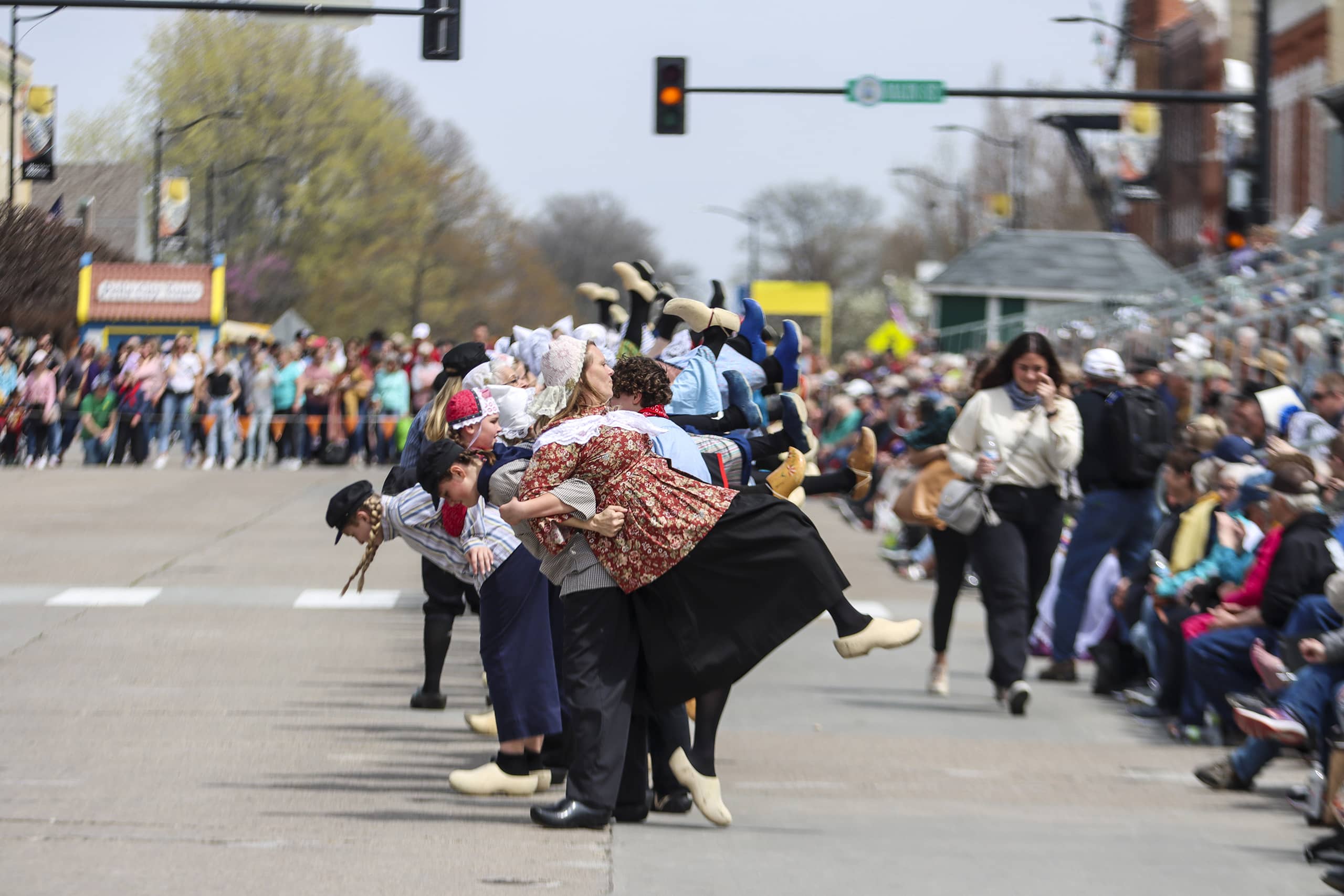 Dutch Dancing Alumni Welcome to Return for Tulip Time | KNIA KRLS Radio 