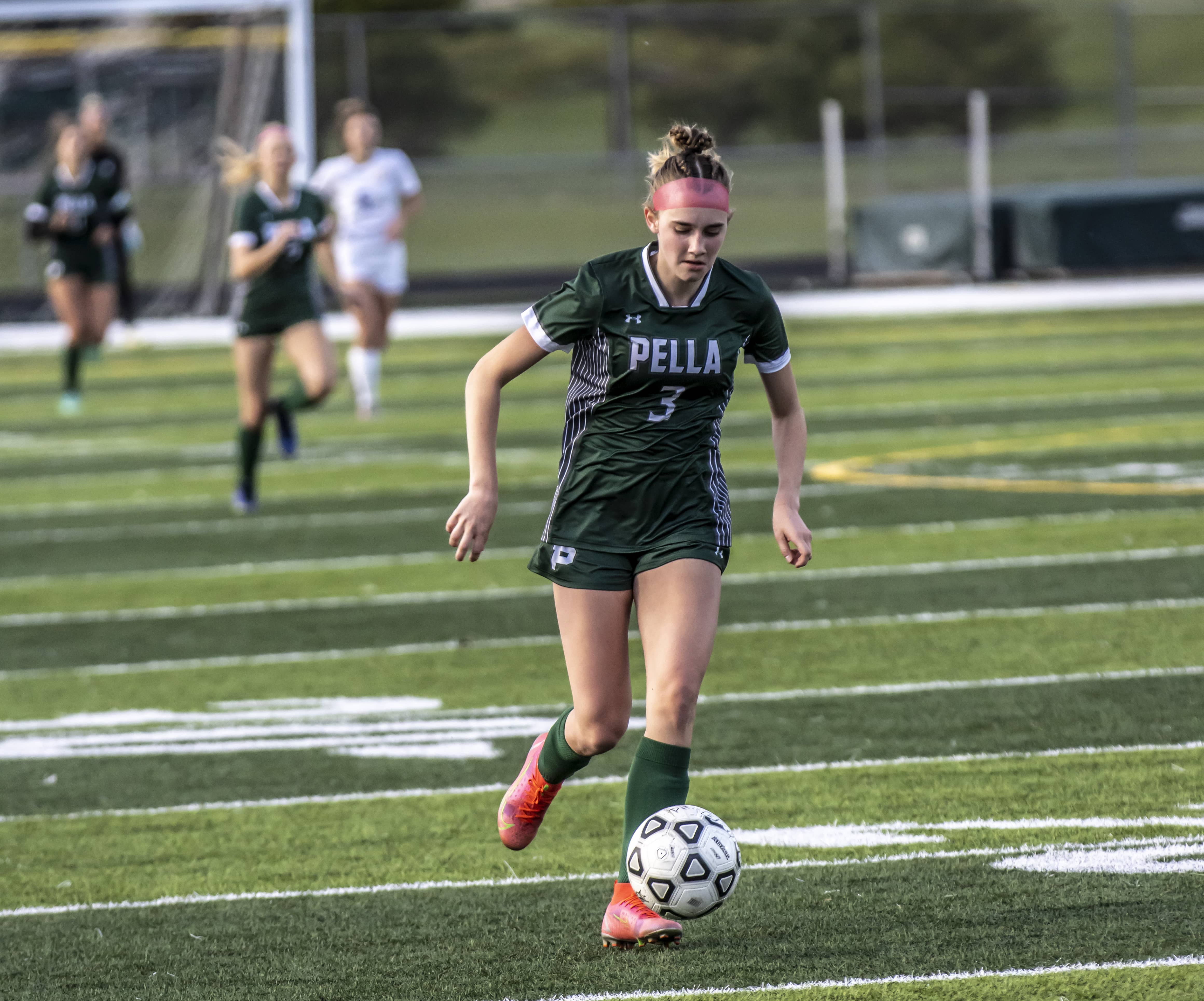 pella-girls-soccer-vs-indianola_15