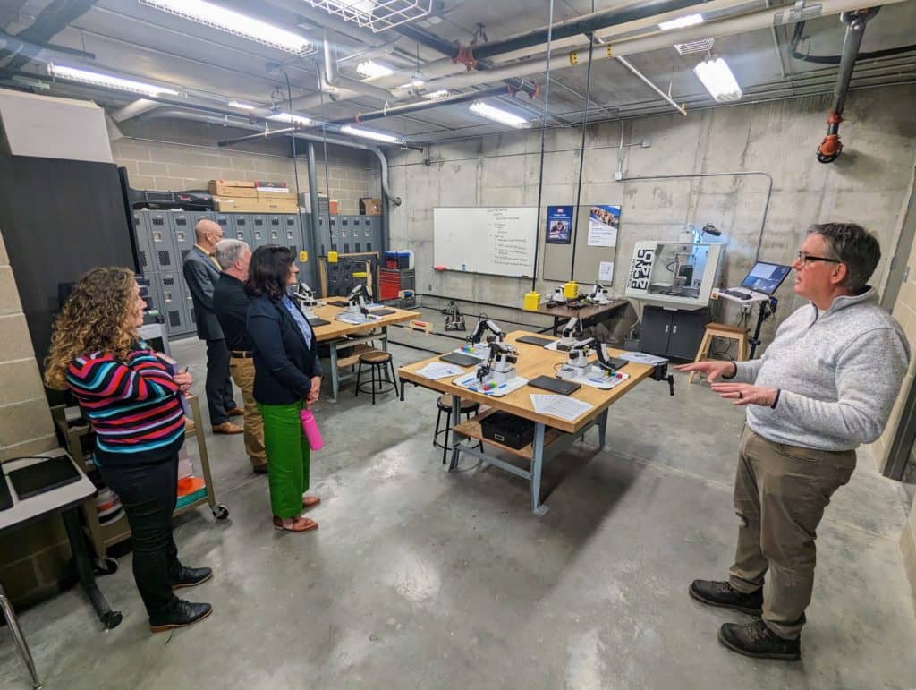 Pella School Board Names Early Childhood Center, Tours Advanced Manufacturing Lab - Vimarsana News
