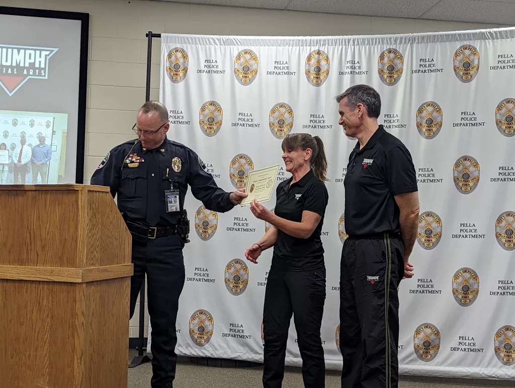 Pella Police Department Holds Awards Ceremony - Vimarsana News
