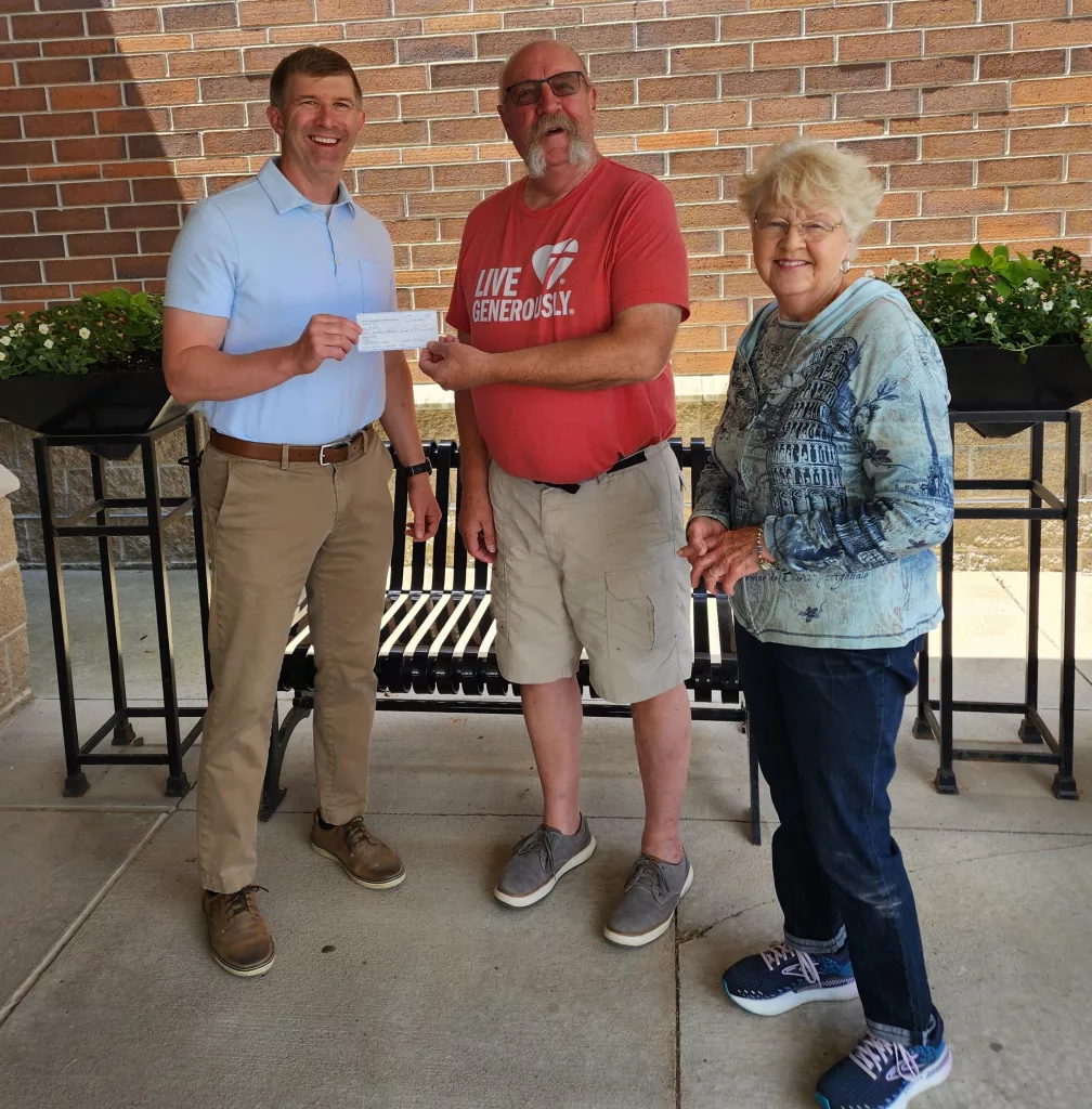 Good Shepherd Lutheran Church Donates to Knoxville Hospital & Clinics Foundation - Vimarsana News