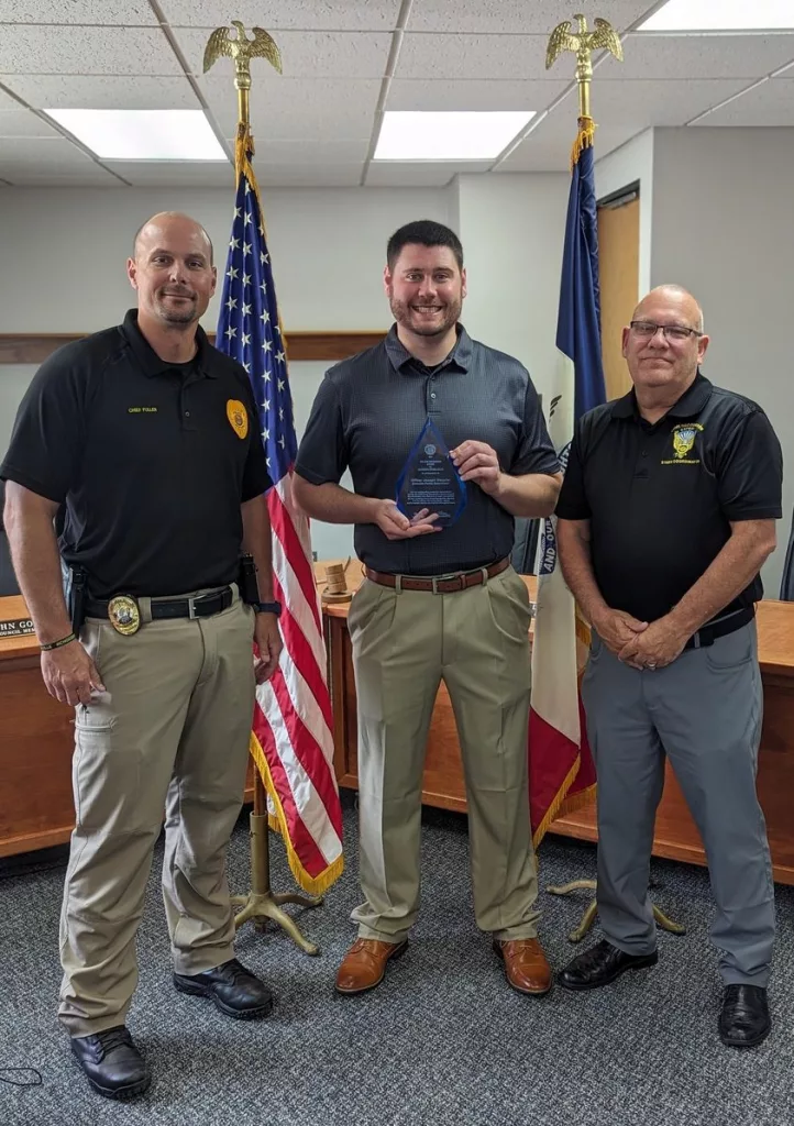 Governor's Traffic Safety Bureau Present Award to Knoxville Police Officer | KNIA KRLS Radio - Vimarsana News