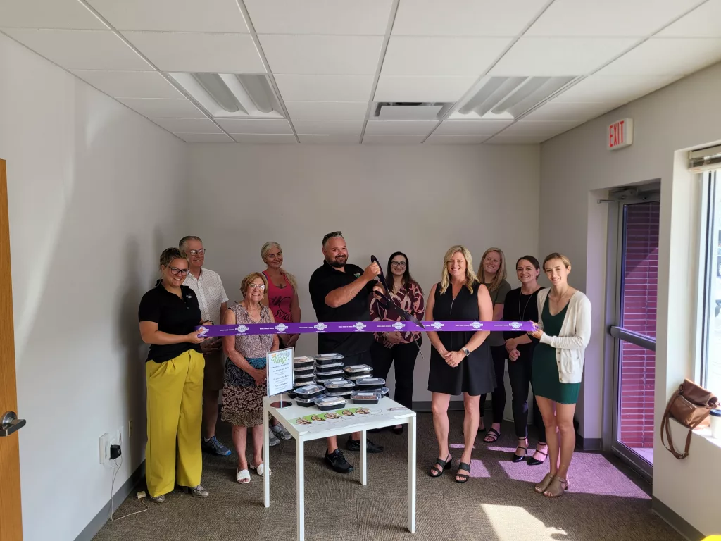 Indianola Chamber Holds Ribbon Cuttings for Prep Kings and Sculpted Plus - Vimarsana News