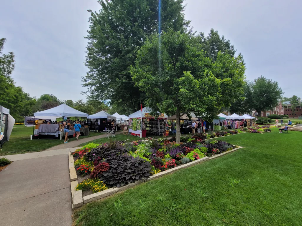 Indianola Public Art Festival Draws Artists, Entrepreneurs, Food Trucks, and Visitors - Vimarsana News