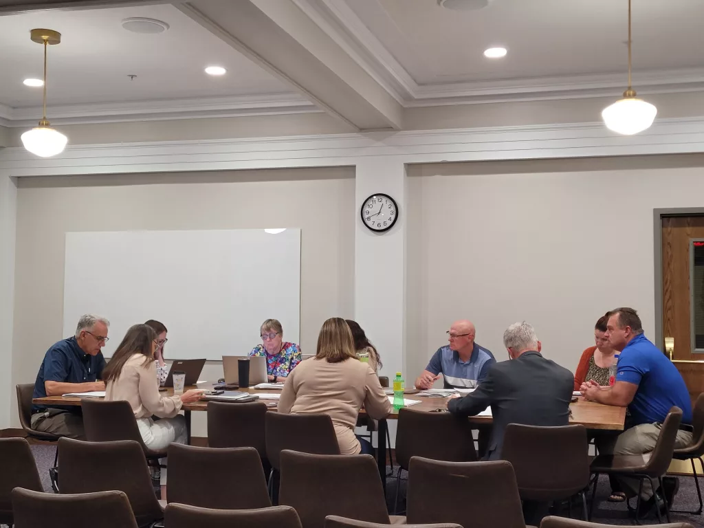 Warren County Supervisors Discuss Maintenance - Vimarsana News