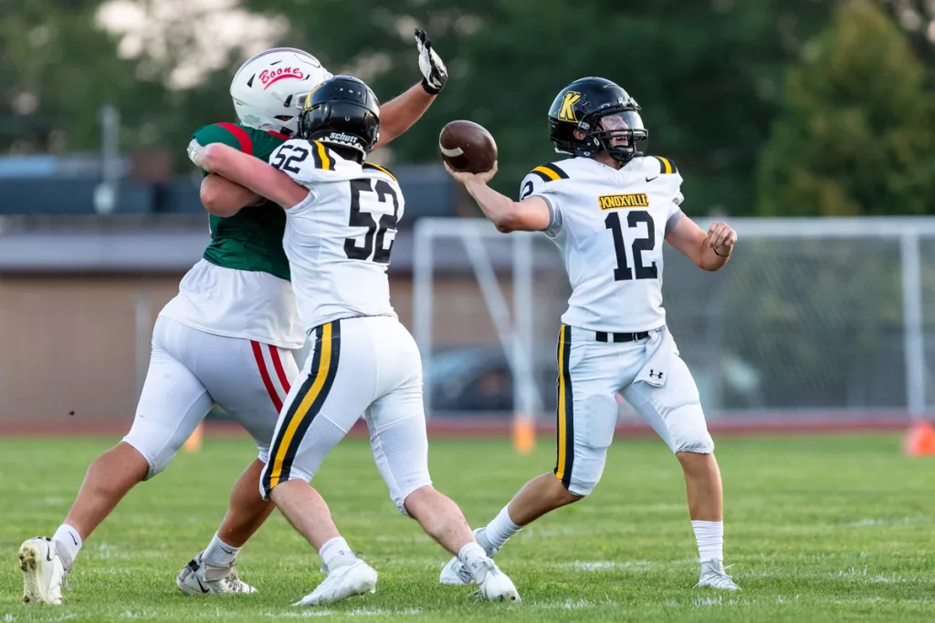 Knoxville Lets Lead Slip On Late TD - Vimarsana News
