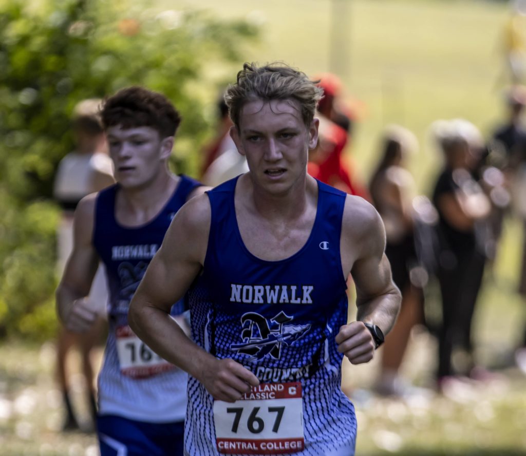Norwalk harriers run at Heartland Classic; Warrior Volleyball 2-3 at Waukee - Vimarsana News