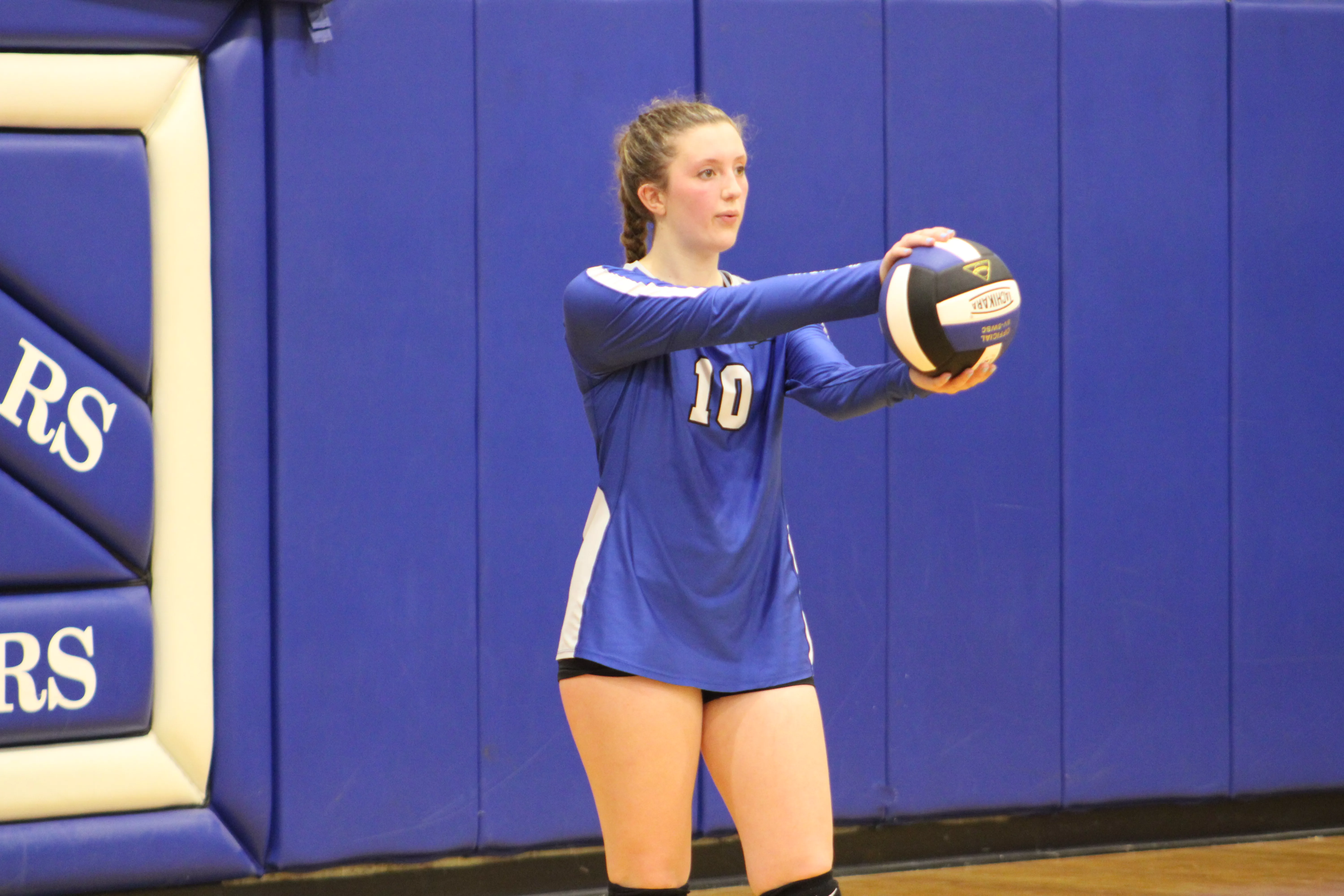 katra-sterner-serving_twin-cedars-vb