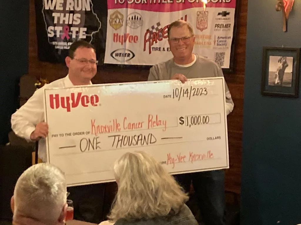 Knoxville Cancer Relay Nearing Goal After Donations from Hy-Vee and Backwoods Pizza - Vimarsana News