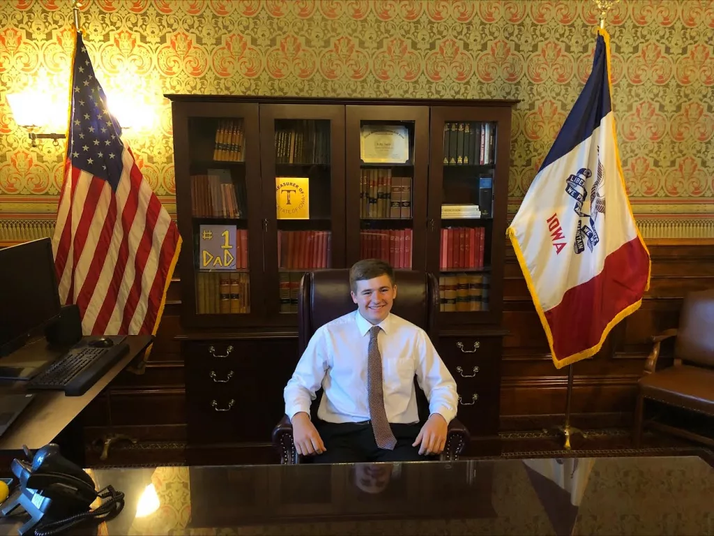 Knoxville High School Student Jason Vinsick Accepted into Senate Page Program - Vimarsana News