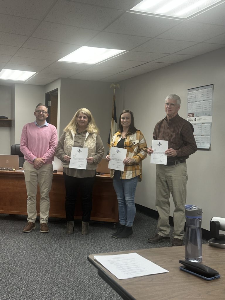 Oaths of Office Administered at Monday's Knoxville City Council Meeting | KNIA KRLS Radio - Vimarsana News