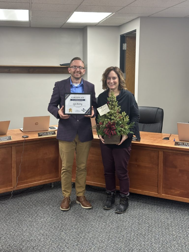 Knoxville City Council Met Monday Night, Recognition Given for DeJong's Last Meeting | KNIA KRLS Radio - Vimarsana News