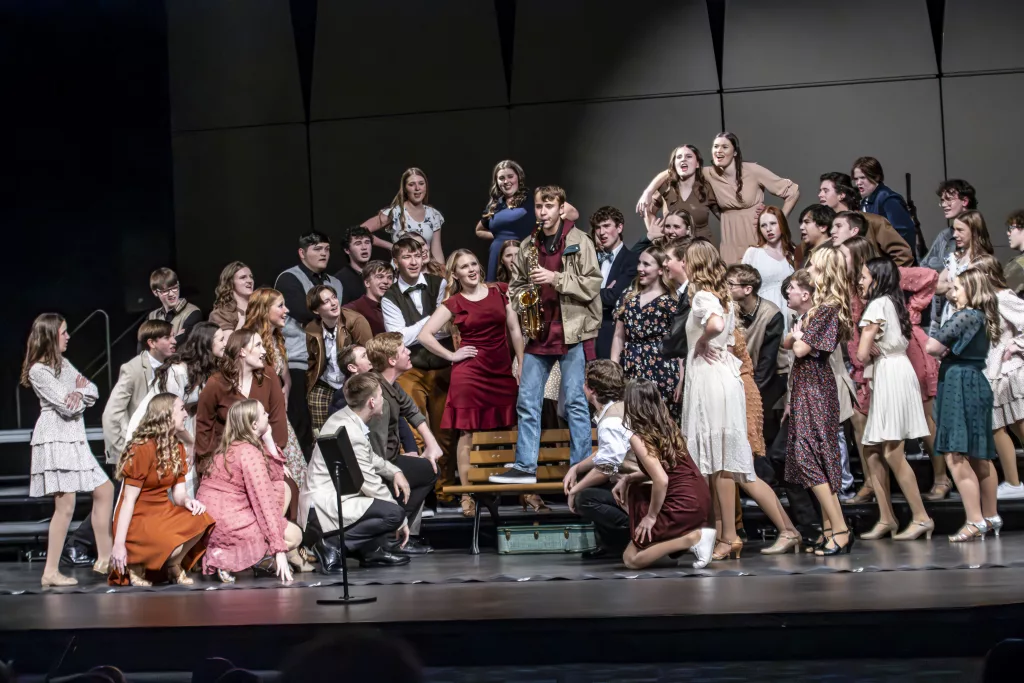Pella Show Choirs Perform Well Over the Weekend - Vimarsana News